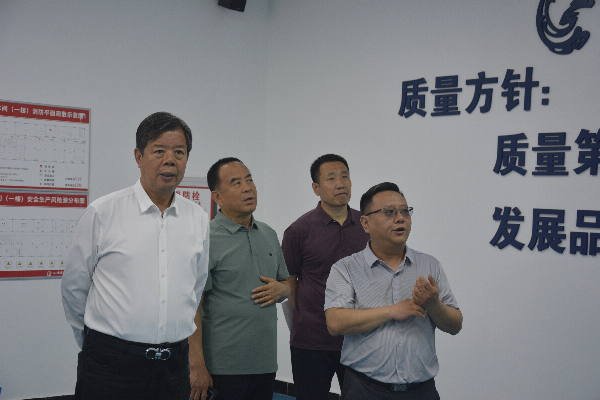 生产车间参观 (1).jpg