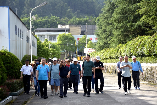 厂区参观.jpg